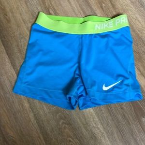 Women’s nike pro athletic shorts